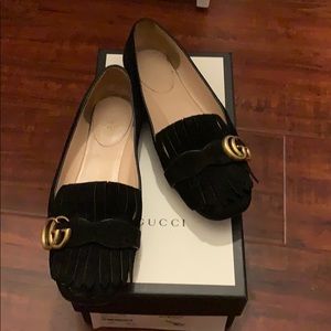 Black Gucci flats 🌻